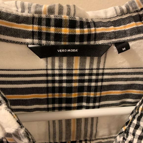 Vero Moda button down shirt - Picture 2 of 2